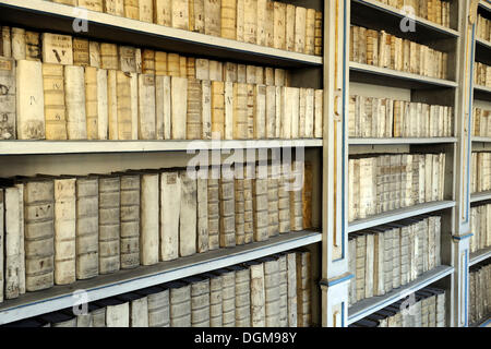 Sehr alte Bücher, Bibliothek, Kloster Strahov, Prager Burg, Hradschin, Prag, Böhmen, Tschechische Republik, Europa Stockfoto