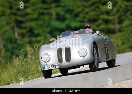 BMW 328 Touring Roadster, Baujahr 1937, Mille Miglia original aus dem BMW-Museum, angetrieben von Prinz Leopold von Bayern, Ennstal Stockfoto