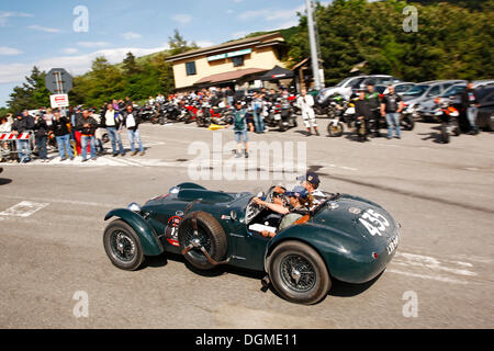 Oldtimer, Allard J2, Baujahr 1951, Mille Miglia 2011, Passo della Raticosa, Toskana, Italien, Europa Stockfoto