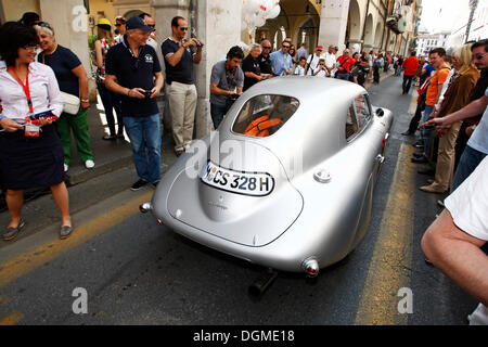 BMW 328 Mille Miglia Coupé Replik, Oldtimer aus dem BMW Museum, Baujahr 1939, Mille Miglia 2011 Stockfoto