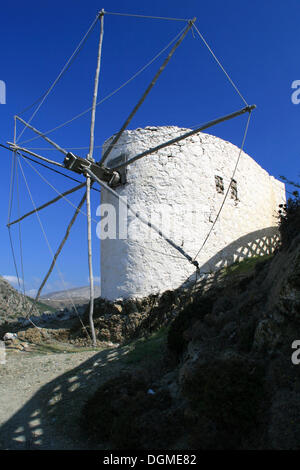 Windmühle in Olympos, Insel Karpathos, Ägäische Inseln, Ägäis, Griechenland, Europa Stockfoto