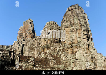 Bayon Tempel mit den Gesichtern des Bodhisattva Lokeshvara gemeißelt in Stein, UNESCO-Weltkulturerbe, Siem Reap, Angkor, Kambodscha Stockfoto