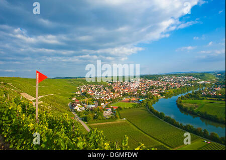 Blick vom Mt. Kaesberg mit Neckar und Neckar Biegung, Mundelsheim, Neckartal Flusstal, Baden-Württemberg Stockfoto