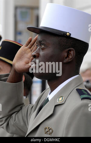 Salut ein Soldat in der französischen Fremdenlegion, International Military Tattoo in Ystad, Schweden, Europa Stockfoto