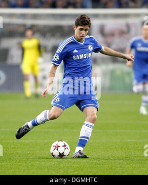 Gelsenkirchen, Deutschland. 22. Oktober 2013. Gelsenkirchen, Veltins-Arena, 22.10.13: Londoner Oscar während des Spiels zwischen FC Schalke 04 gegen Chelsea London in der Championsleague Saison 2013/2014. © Dpa picture-Alliance/Alamy Live News Stockfoto