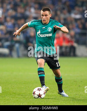 Gelsenkirchen, Deutschland. 22. Oktober 2013. Gelsenkirchen, Veltins-Arena, 22.10.13: Schalke Christian Clemens während des Spiels zwischen FC Schalke 04 gegen Chelsea London in der Championsleague Saison 2013/2014. © Dpa picture-Alliance/Alamy Live News Stockfoto