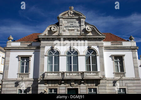 Agencia do Banco de Portugal Bank Gebäude in Evora, UNESCO-Weltkulturerbe, Alentejo, Portugal, Europa Stockfoto