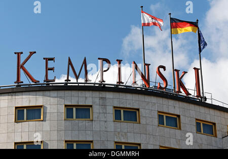 Kempinski Hotel Bristol, Schriftzug auf dem Dach, Kurfürstendamm, Charlottenburg, Berlin Stockfoto