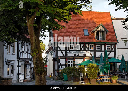 "Kaffeemuehle" Restaurant in einem historischen Fachwerkhaus, Bad Essen, Osnabrücker Land/Region, Niedersachsen Stockfoto