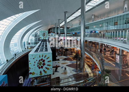 Dubai International Airport, Abflughalle, Vereinigte Arabische Emirate, Naher Osten, Asien Stockfoto