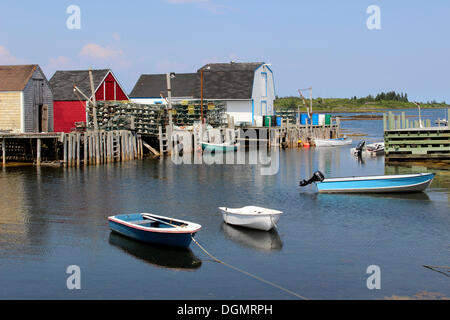 Boote, Blaue Grotte, Lunenburg, Seeprovinzen, Nova Scotia, Kanada Stockfoto