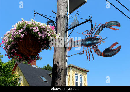 Hängende Zeichen Darstellung Hummer, Montague St., Lunenburg, Ostufer, Seeprovinzen, Nova Scotia, Kanada Stockfoto