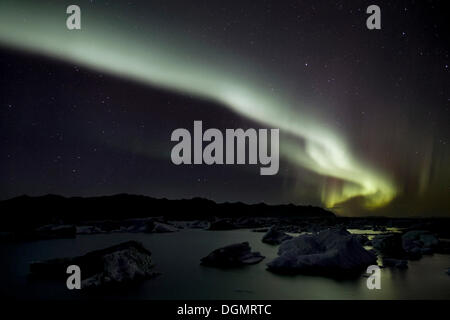 Polarlichter (Aurora Borealis), über Joekulsarlon Gletschersee, Joekulsarlon Gletscher Lagune, southern Island, Europa Stockfoto