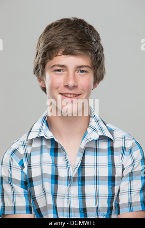 Porträt von Teenager (14-15) Lächeln Stockfoto