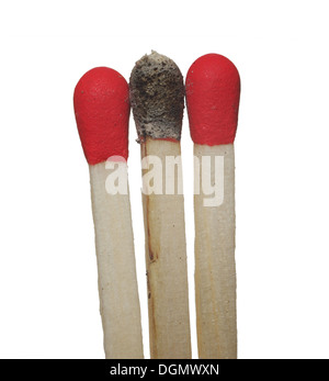 auf weißem Hintergrund zwei Matches und einem verbrannt Stockfoto