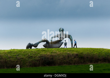 Henry Moore Foundation Bronze Skulptur große liegende Figur. Perry Green viel Hadham Hertfordshire Stockfoto