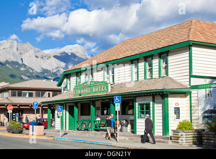 Canmore Hotels auf der Main Street im Township von Canmore Alberta kanadischen Rocky Mountains Kanada Stockfoto