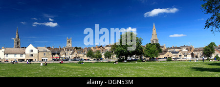 Sommer, Stamford Wiesen und Stamford Kirchen, georgische Marktstadt von Stamford, Grafschaft Lincolnshire, England, UK Stockfoto