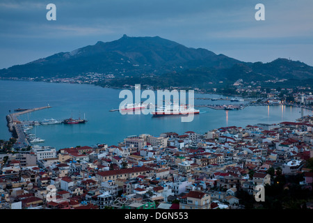 Klassische Ansicht von Zakynthos-Stadt von Bocholi, Zakynthos (Zante) Insel, Griechenland Stockfoto