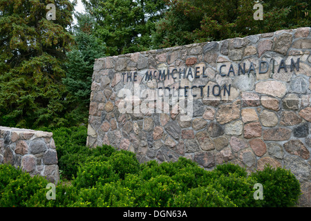 Granit-Wandschild für die McMichael Canadian Art Collection in Ingo Ontario Stockfoto