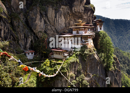 Bhutan, Paro-Tal, Taktsang Lhakang (Tiger es Nest) Kloster klammerte sich an Klippen Stockfoto