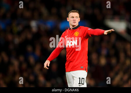 Manchester, UK. 23. Oktober 2013. Mann-Utd vorwärts Wayne Rooney-Punkte in der zweiten Hälfte des Fußball-UEFA Champions League-Gruppe A match zwischen Manchester United gegen Real Sociedad im Old Trafford. Bildnachweis: Aktion Plus Sport/Alamy Live-Nachrichten Stockfoto