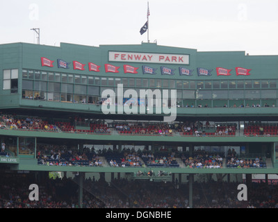 Spieltag im Fenway Park, Heimat der Boston Red Sox Baseballteam seit 2012. Die Boston Red Sox gewann die Weltmeisterschaft 2013. Stockfoto