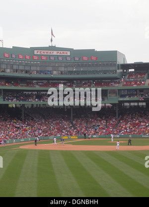 Spieltag im Fenway Park, Heimat der Boston Red Sox Baseballteam seit 2012. Die Boston Red Sox gewann die Weltmeisterschaft 2013. Stockfoto