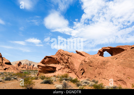 Arch Rock, Valley of Fire State Park, nördlich von Las Vegas, Nevada, USA Stockfoto