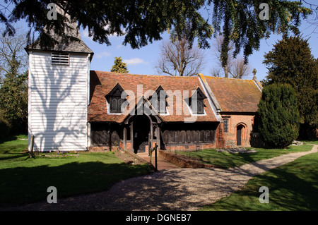 St. Andrews Church, Greensted, die älteste Holzkirche in der Welt. Stockfoto