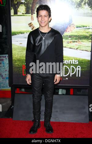 Los Angeles, Kalifornien, USA. 23. Oktober 2013. Aramis Knight kommt auf der Los Angeles Premiere der '' Jackass präsentiert: schlechte Opa '' statt 23. Oktober 2013 in TCL Chinese Theatre Los Angeles, California.USA Kredit: TLeopold/Globe Photos/ZUMAPRESS.com/Alamy Live News Stockfoto