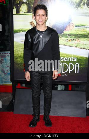 Los Angeles, Kalifornien, USA. 23. Oktober 2013. Aramis Knight kommt auf der Los Angeles Premiere der '' Jackass präsentiert: schlechte Opa '' statt 23. Oktober 2013 in TCL Chinese Theatre Los Angeles, California.USA Kredit: TLeopold/Globe Photos/ZUMAPRESS.com/Alamy Live News Stockfoto