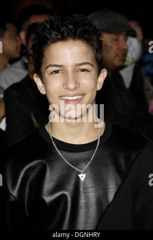 Los Angeles, CA, USA. 23. Oktober 2013. Aramis Knight im Ankunftsbereich für Jackass präsentiert: schlechte Opa Premiere, TCL Chinese 6 Sälen (ehemals Grauman), Los Angeles, CA 23. Oktober 2013. Bildnachweis: Michael Germana/Everett Collection/Alamy Live-Nachrichten Stockfoto