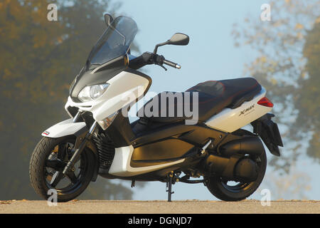 Yamaha X-Max 250 Motorroller Stockfoto