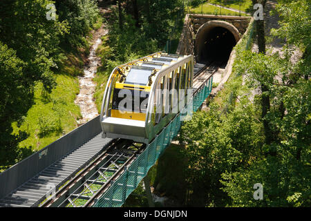 Hungerburgbahn Hybrid Standseilbahn, Innsbruck, Tirol, Österreich Stockfoto