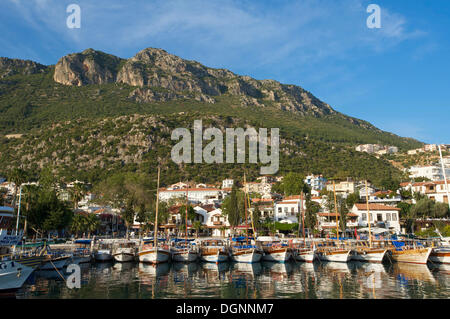 Hafen von Kas, Lykien, südlichen Küste der Türkei, Westasien Stockfoto