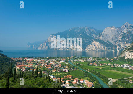 Blick auf Torbole am Gardasee, Trentino, Trentino, Italien, Europa Stockfoto