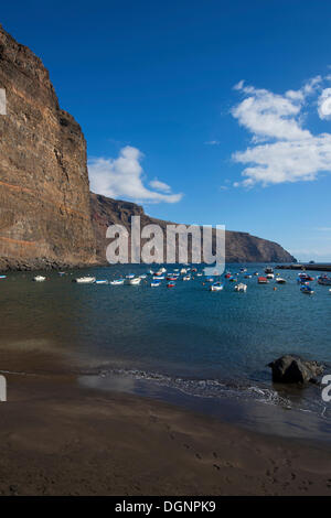 Angelboote/Fischerboote im Hafen von Vueltas, Valle Gran Rey, La Gomera, Kanarische Inseln, Spanien Stockfoto