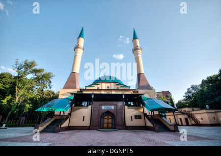 Schöner Sonnenuntergang Moschee in Donetsk, Ukraine. Stockfoto