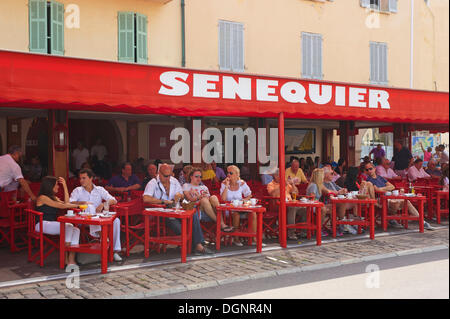 Senequier Café am Hafen, Côte d ' Azur, Saint-Tropez, Département Var, Region Provence-Alpes-Côte d ' Azur, Frankreich Stockfoto
