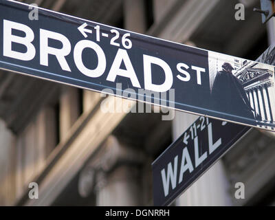 Broad Street, Wall Street, Bankenviertel, Lower Manhattan, New York City, NY, Vereinigte Staaten von Amerika Stockfoto