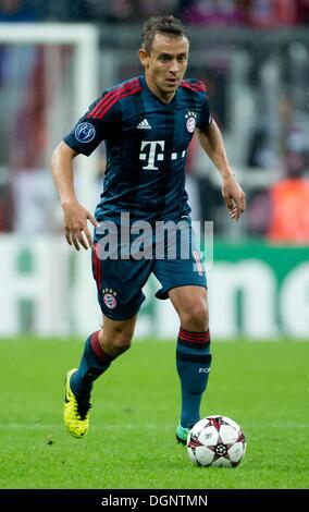 München, Deutschland. 23. Oktober 2013. Münchens Rafinha während der Champions League-Gruppe D match zwischen Bayern München und Viktoria Pilsen in Allianz Arena in München, 23. Oktober 2013. Foto: ANDREAS GEBERT/Dpa/Alamy Live-Nachrichten Stockfoto