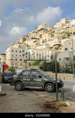 Israelische Polizeiauto im palästinensischen Stadtteil Silwan, Ost-Jerusalem, Jerusalem, Israel, Asien, Naher Osten Stockfoto