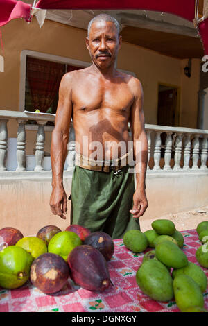 Obst-Verkäufer, Creole, Mahe, Seychellen, Afrika, Indischer Ozean Stockfoto
