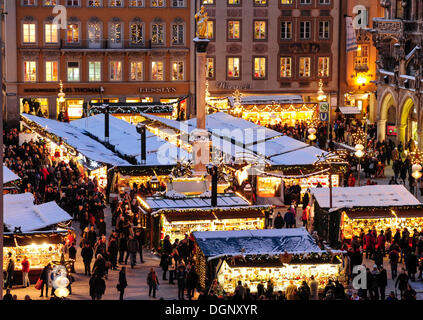 Christkindlmarkt Weihnachtsmarkt, Mariensäule, quadratisch, Marienplatz München, Upper Bavaria, Bavaria, Germany Stockfoto