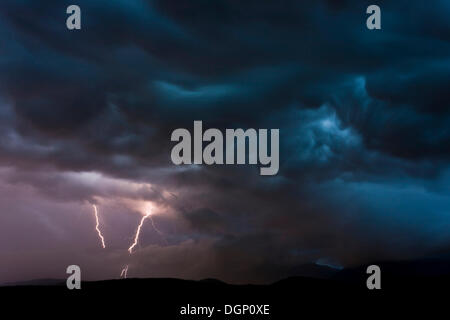 Gewitter in der oberen Adige Region, Dolomiten, Südtirol, Italien, Europa Stockfoto