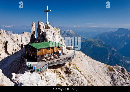 Die Berghütte Rifugio Lorenzi, Dolomiten, Provinz Belluno, Region Venetien, Italien Stockfoto