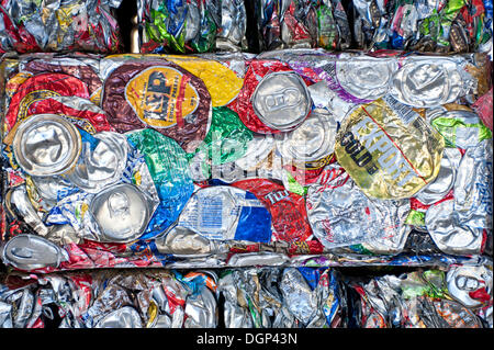 Gedrückt Getränkedosen, recycling Stockfoto