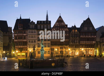 Fachwerkhäuser am Roemerberg, Justitiabrunnen Brunnen, Frankfurt am Main, Hessen Stockfoto