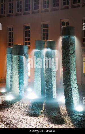 Brunnen vor der Tourist Information Center in Füssen, Ostallgaeu, Bayern Stockfoto